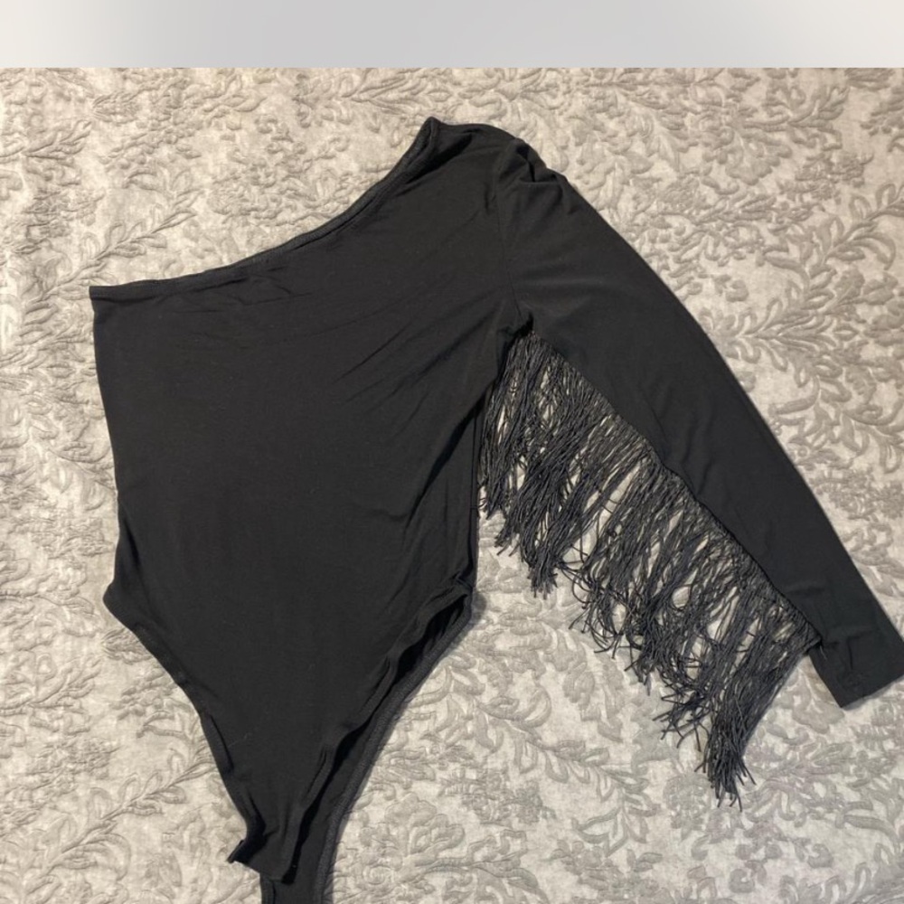 Black One-Shoulder Fringe Top